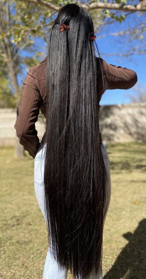 Woman cuts her hair for the first time in 25 years